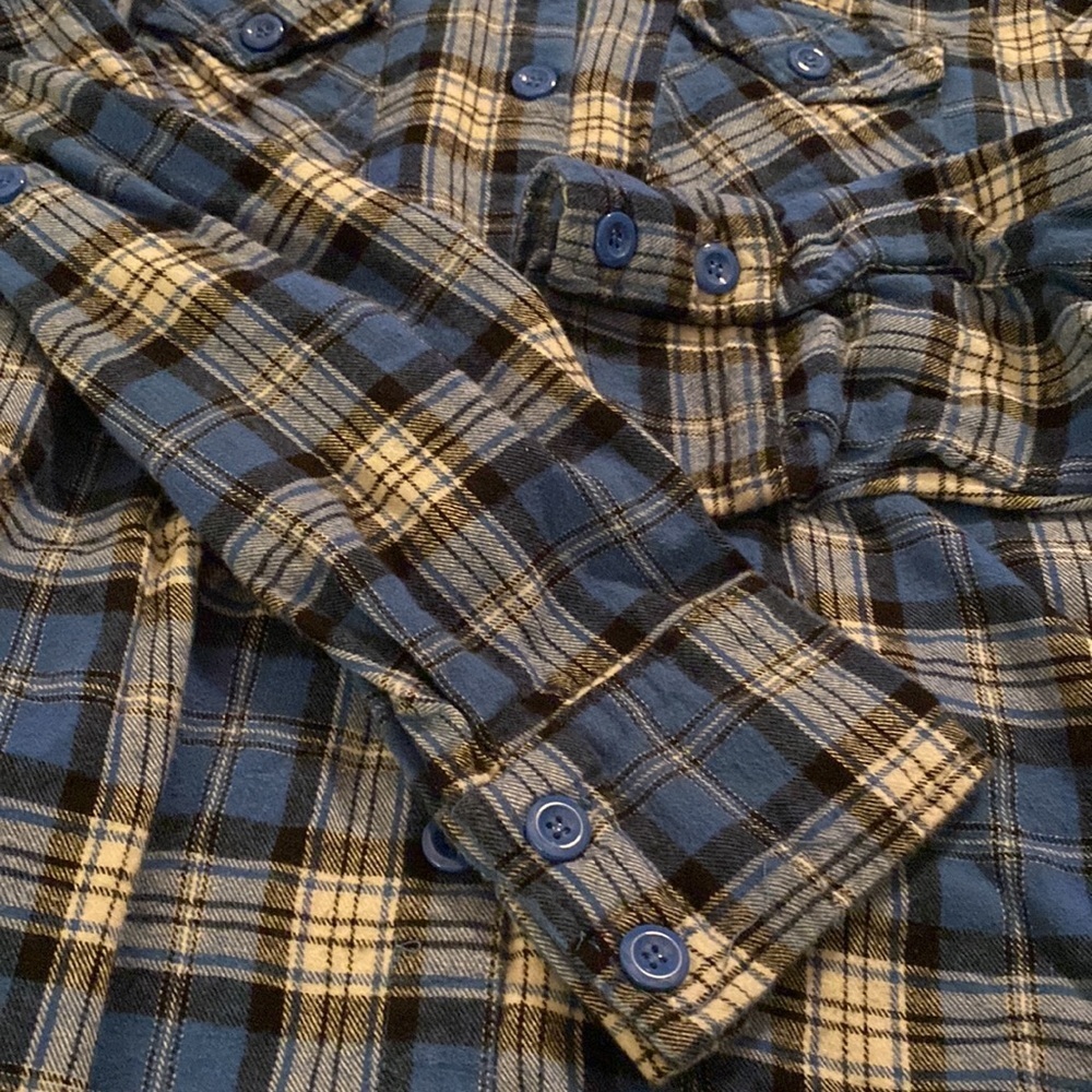 Twenty one button down flannel. Size L. Blue plaid. Nice colors, cozy and cute! - Picture 5 of 6